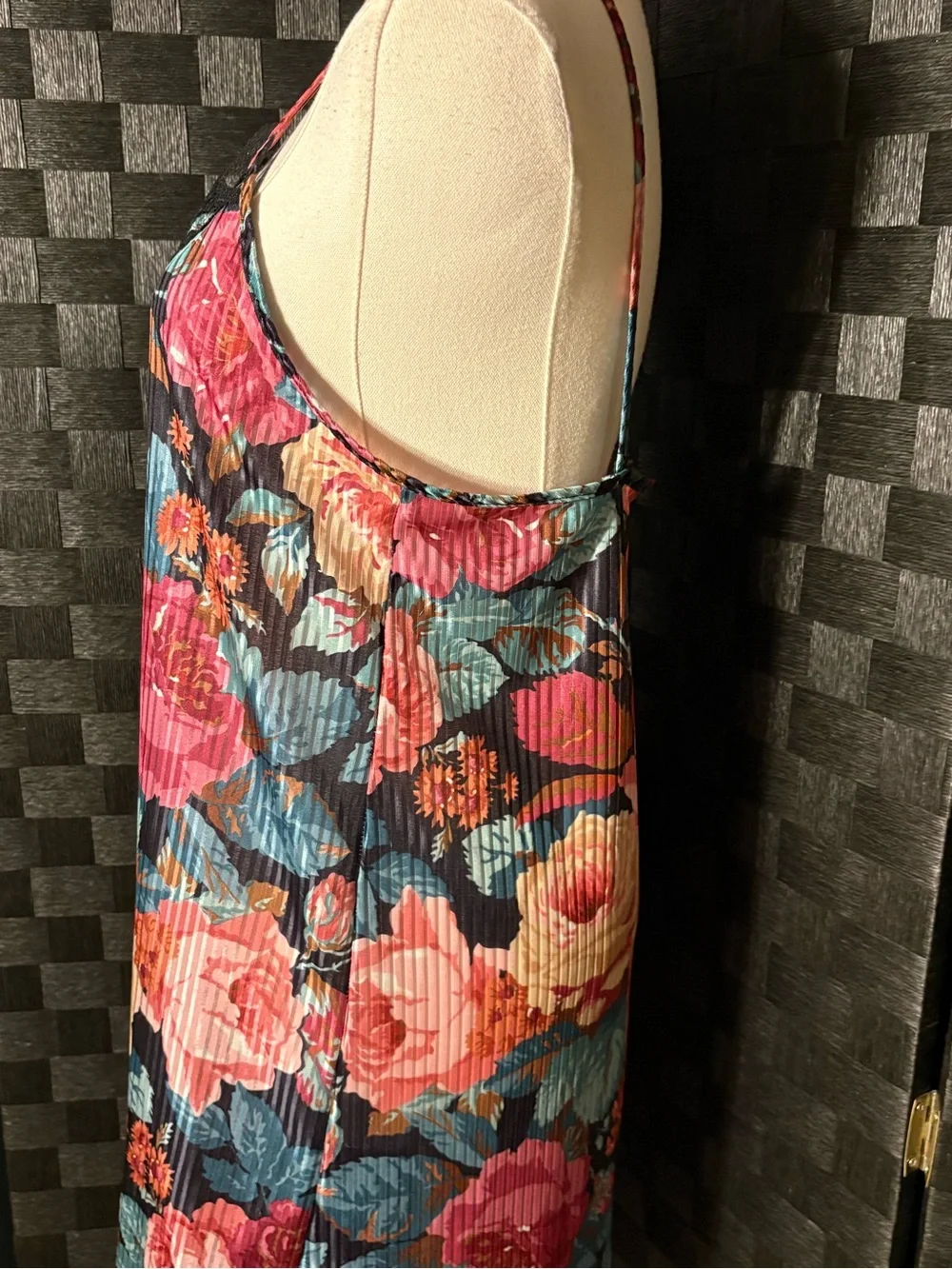 VTG 80s Claudia Phillips Floral Plisse Pleated Slip Dress Nightgown Black Lace